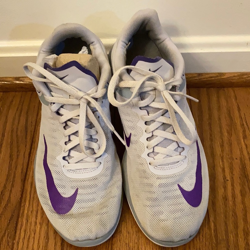 Women’s Nike size 10 shoes